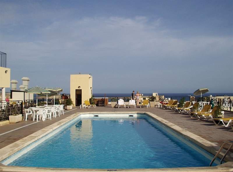 The Crown Hotel Buġibba Exterior foto