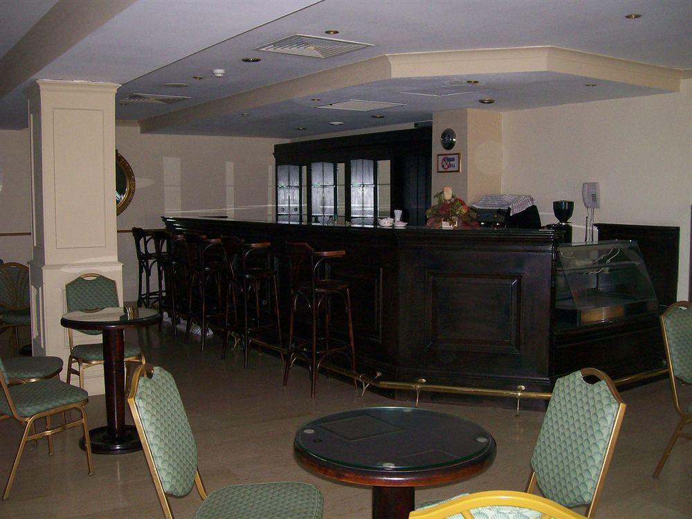 The Crown Hotel Buġibba Exterior foto